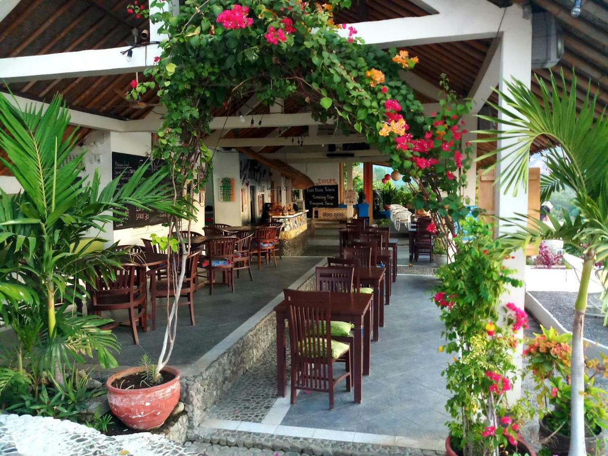 Waenis Sunset View Hotel&Restaurant, Amed, Bali Buitenkant foto