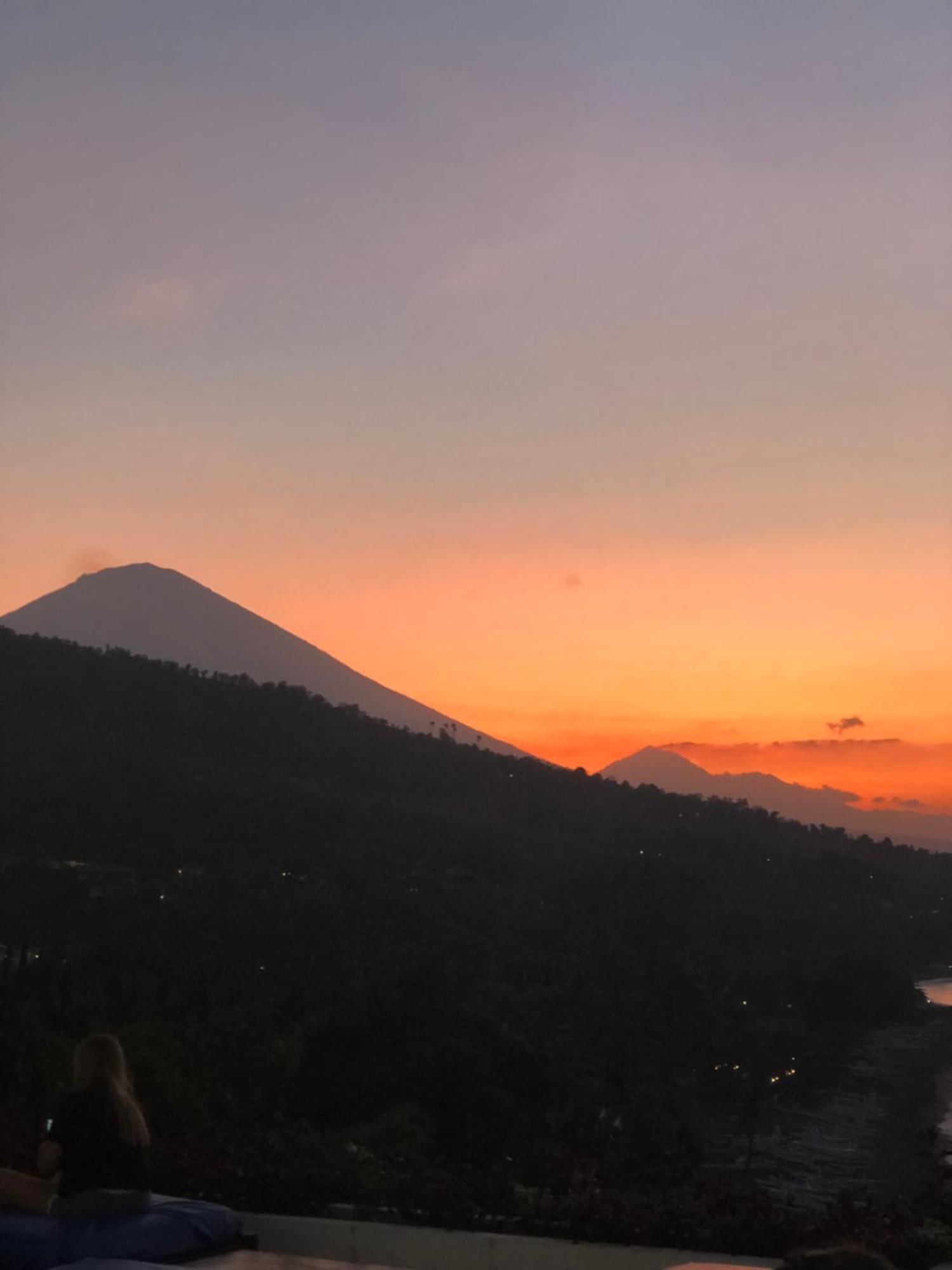 Waenis Sunset View Hotel&Restaurant, Amed, Bali Buitenkant foto