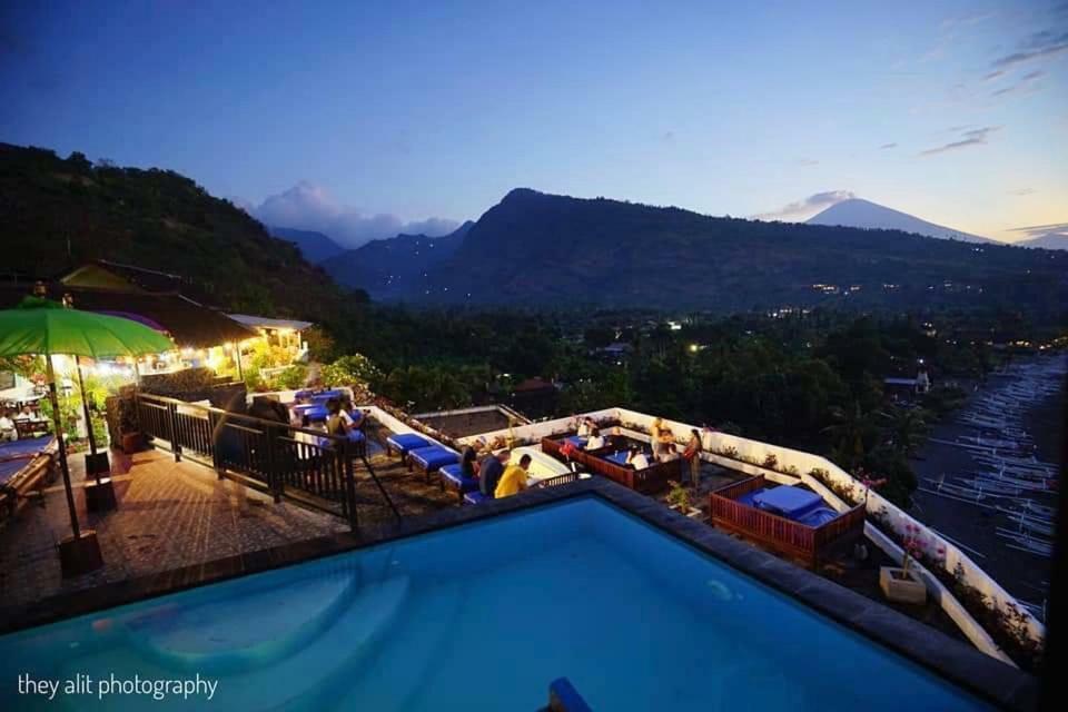 Waenis Sunset View Hotel&Restaurant, Amed, Bali Buitenkant foto